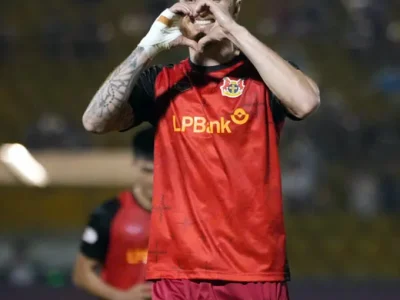 Văn Thuận Lại Ghi Bàn Phút Chót, Ninh Bình Đánh Bại Becamex TP.HCM 2-1, Tiếp Tục Đuổi Top