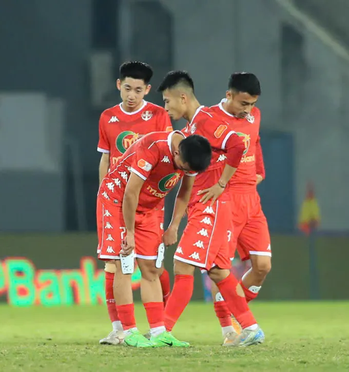 Nhật Minh, trung vệ cứng của U23 Việt Nam tại VCK U23 châu Á 2026 đã không thể giúp đội nhà đứng vững trước hàng công bên phía Thể Công Viettel