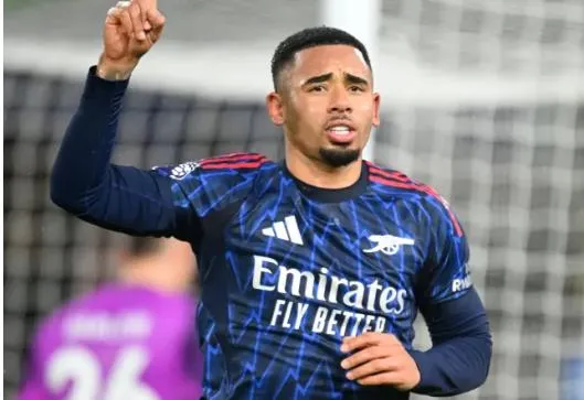 Gabriel Jesus được đưa lên mây sau trận đấu với Leeds. Gabriel Jesus duoc dua len may sau tran dau voi Leeds.