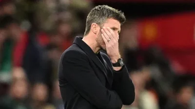 MU thua sốc Leeds: Carrick phạm 2 sai lầm 'chí mạng' với Ugarte và Martinez 1